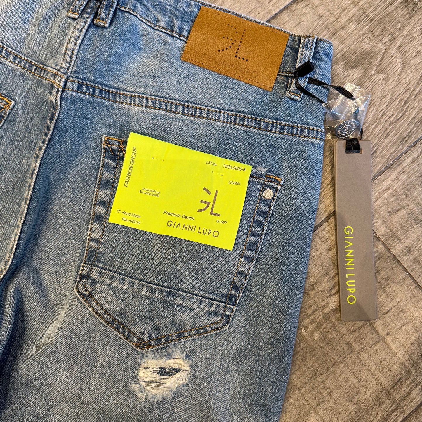 Jeans "Mike" Carrot Fit strappi con toppe GIANNI LUPO (GL6341Q)