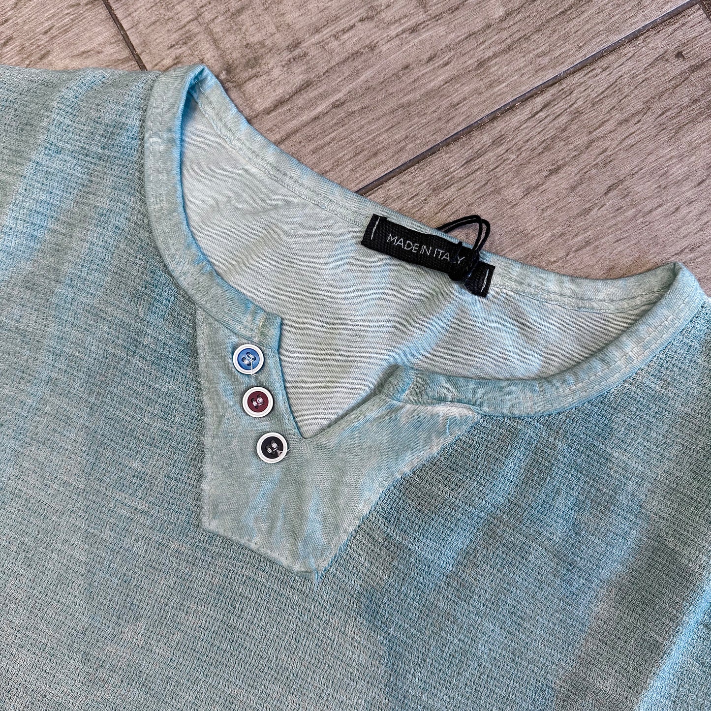T-Shirt Garza di Cotone Scollo V e Bottoncini