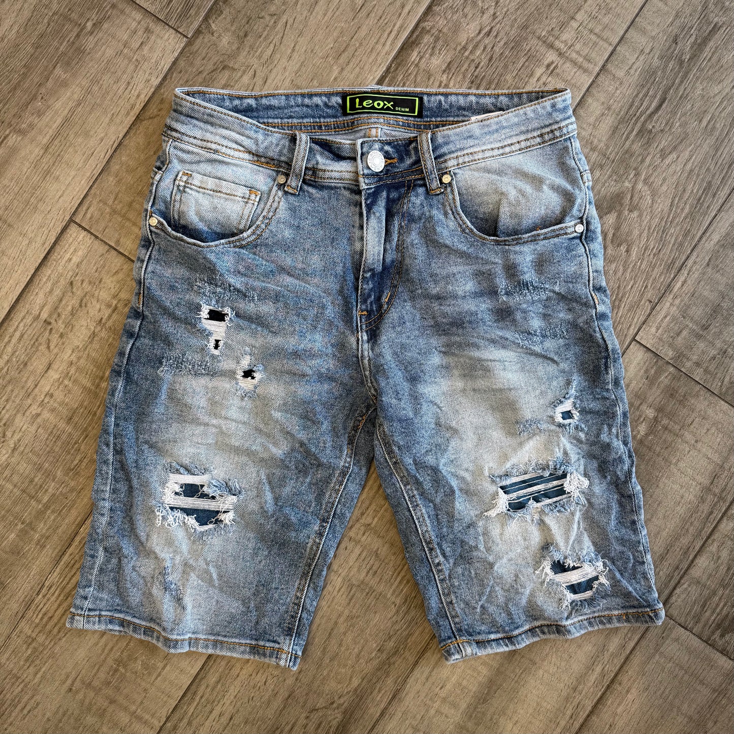 Bermuda Jeans strappi e toppe interne