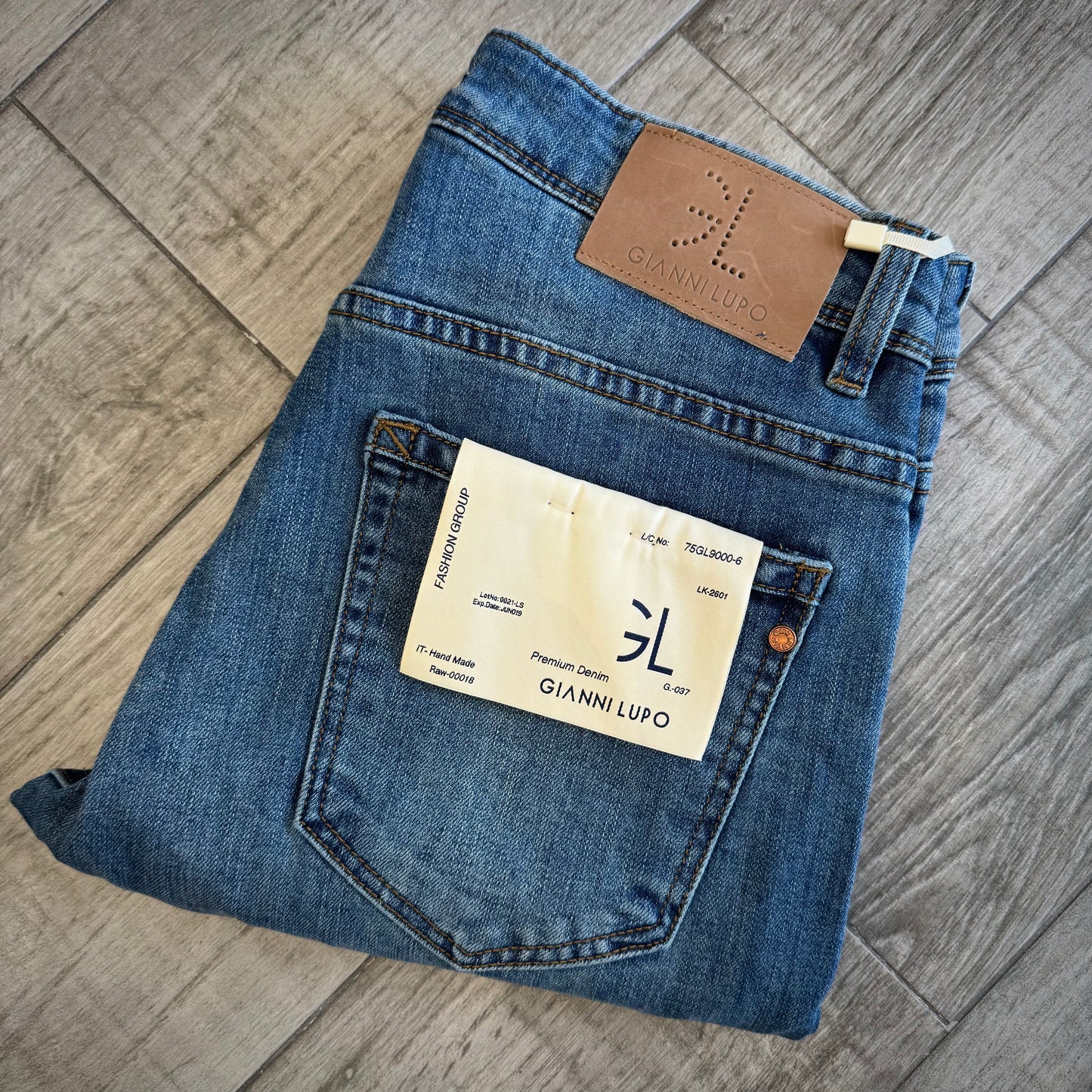 Jeans "Kevin" Slim Fit leggermente graffiato GIANNI LUPO (GL6306Q)