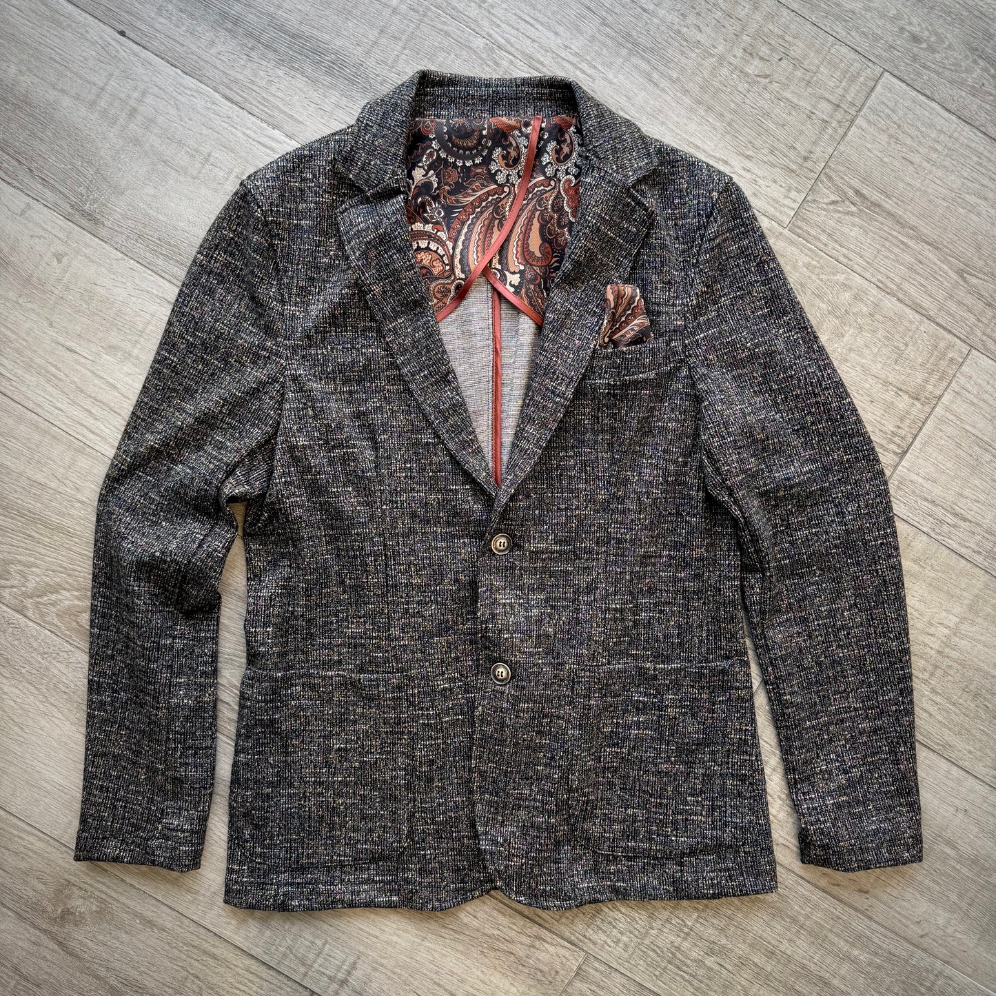 Giacca Black e Fili Multicolor Destrutturata