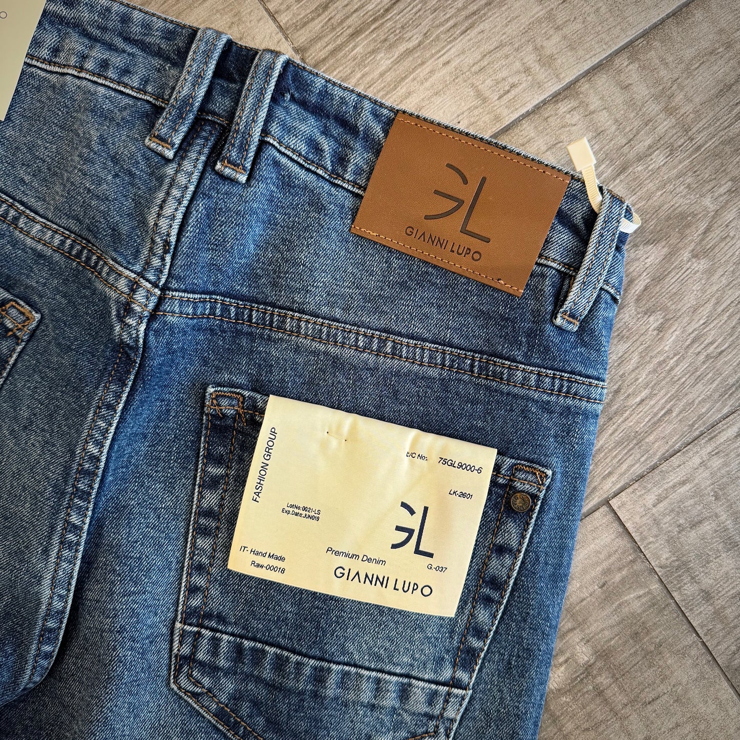 Jeans "Mike" Carrot Fit graffiato GIANNI LUPO (GL6381Q-F26)