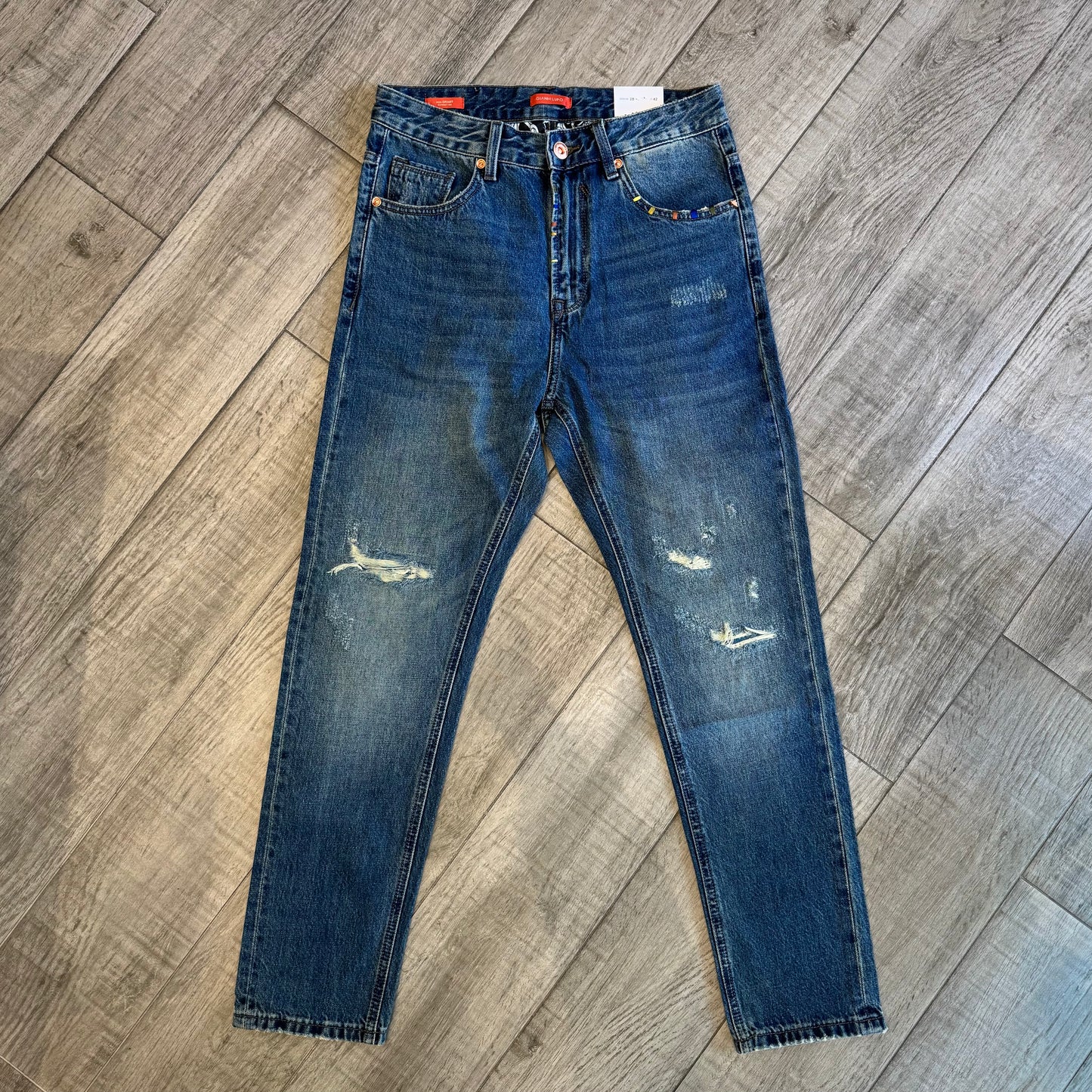 Jeans "Grant" Carrot Fit strappi con toppe e impunture multicolor GIANNI LUPO (GL6515Q)
