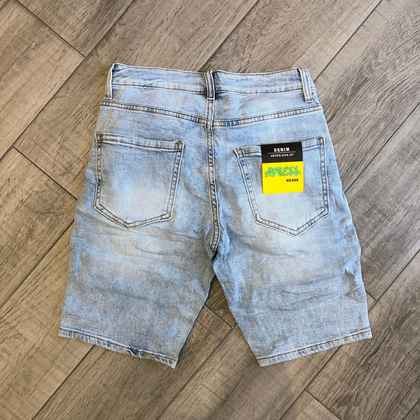 Bermuda Jeans with tears and internal patches