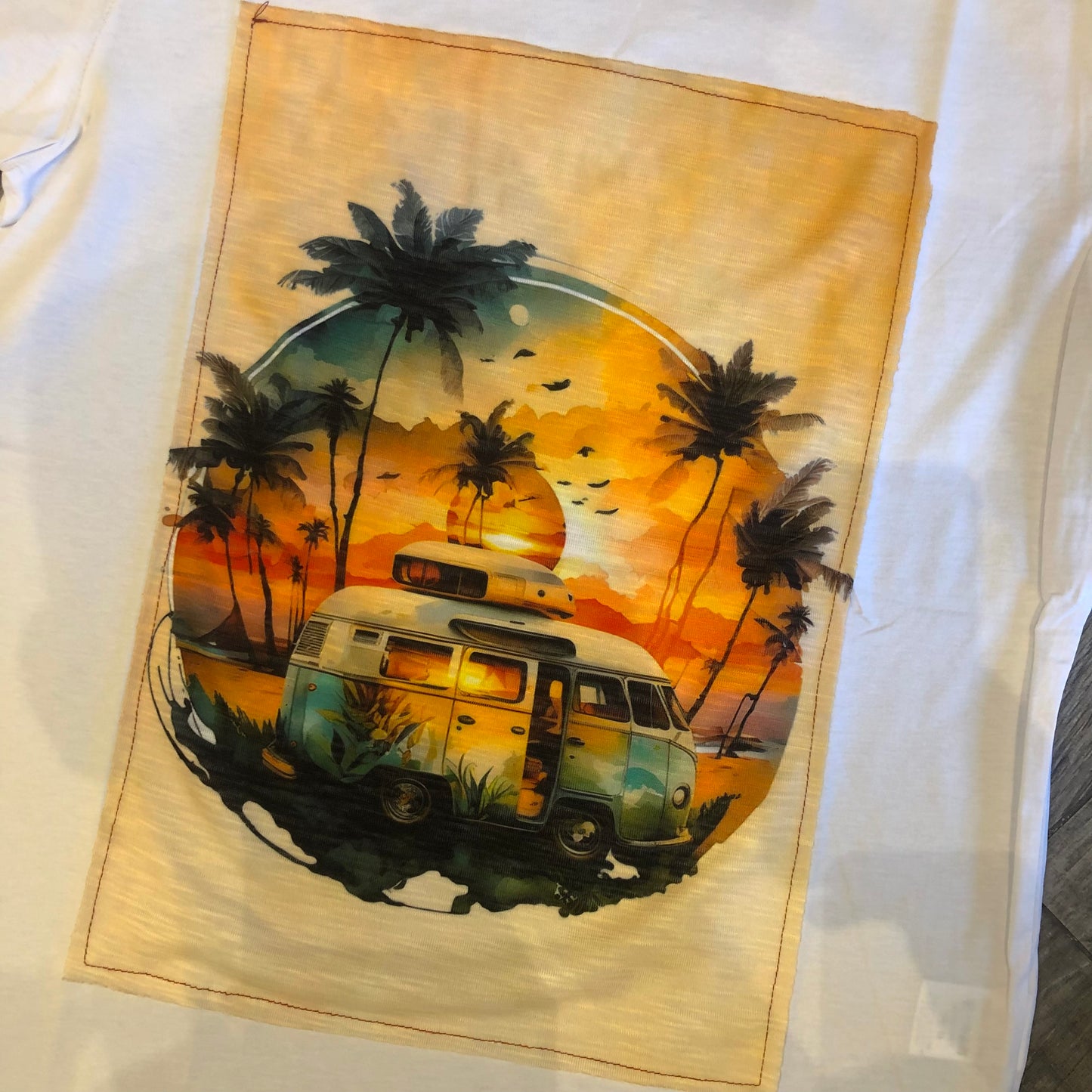 T-Shirt Stampa "Sunset Van"