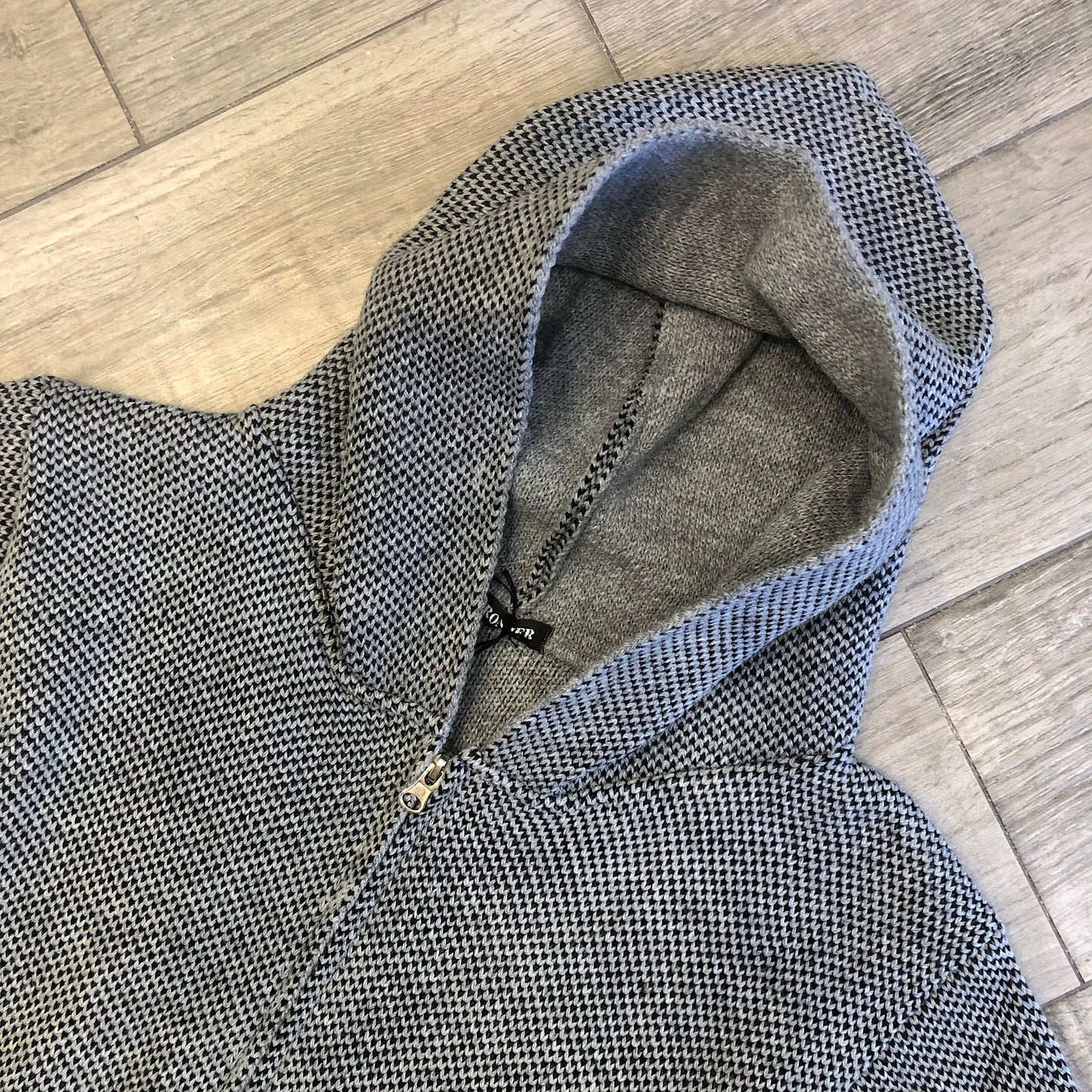 Maglione Zip e Cappuccio