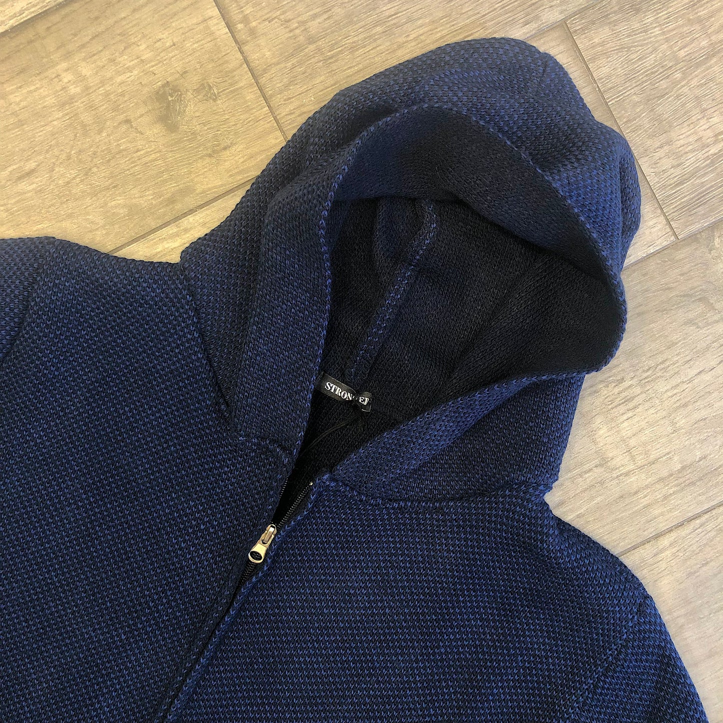 Maglione Zip e Cappuccio